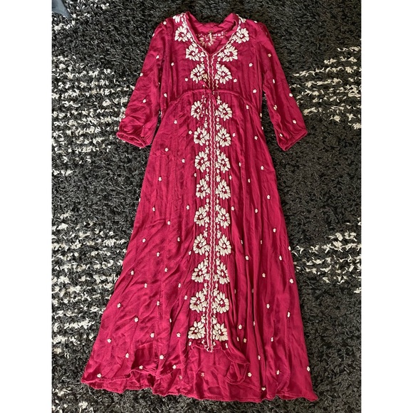 Free People Dresses & Skirts - Free People Fable midi dress embroidered